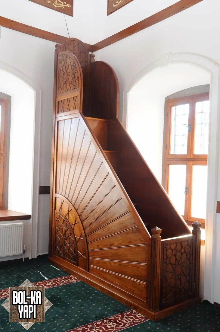 Kündekari timber minbar